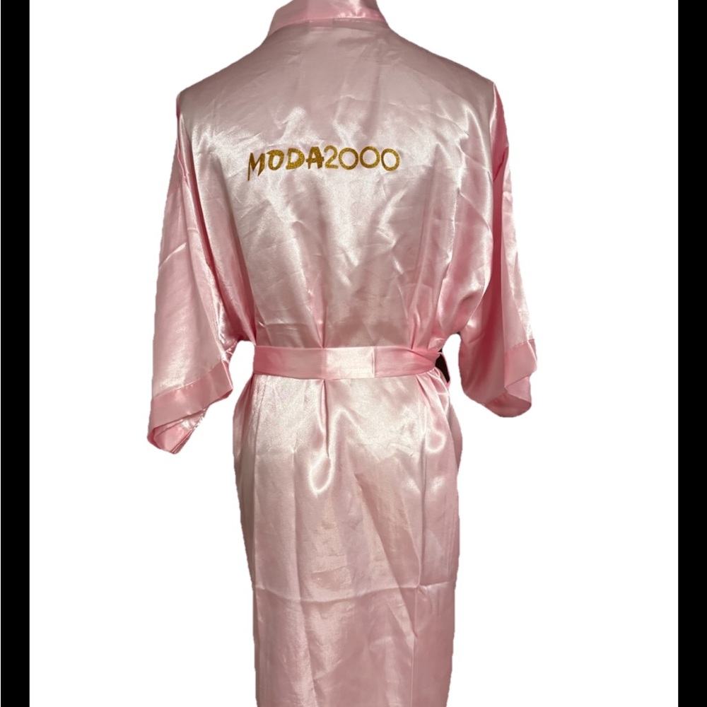 Moda 2000 Pink Satin Robe Girls One Size New 100% Polyester, sleeve 10”,